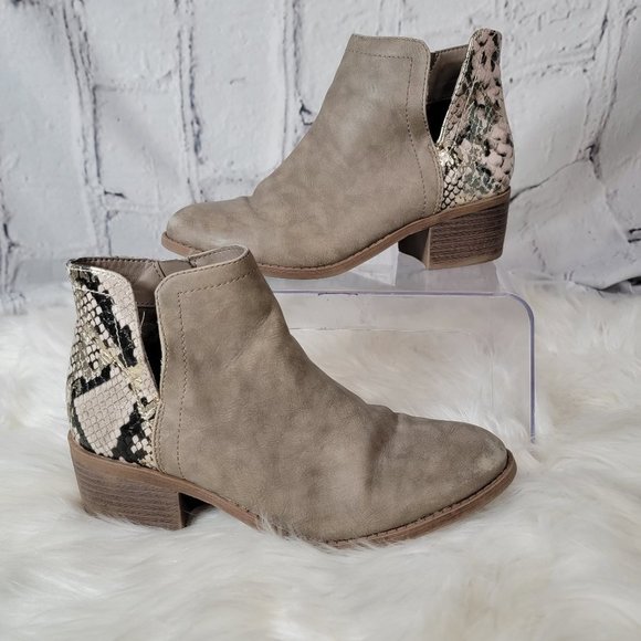 Steve Madden Other - STEVE MADDEN Jlunaa Girls Snakeskin Bootie Taupe Casual Ankle Boot Youth Girl 5